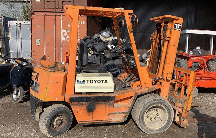 フォークリフト TOYOTA 4FGL20